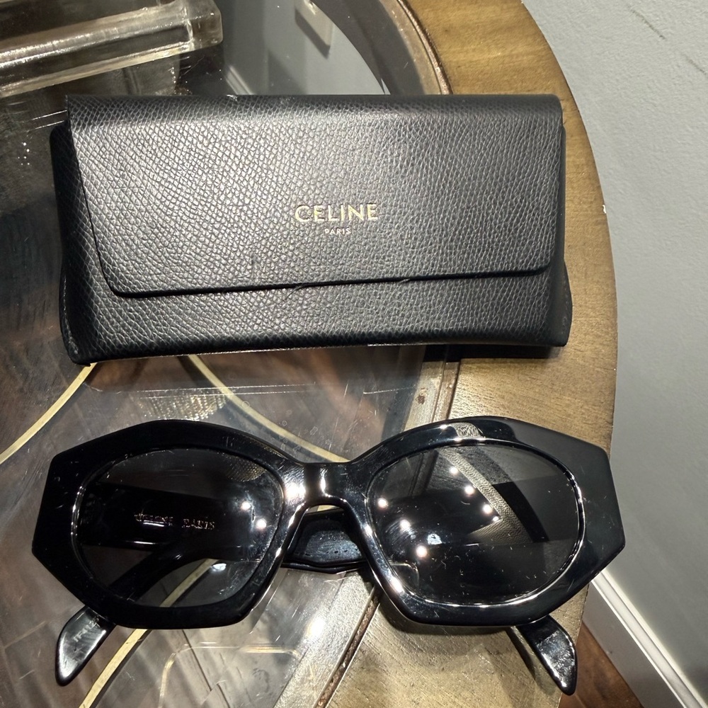 Celine CL40238U 01A 55mm Cat Eye Black Sunglasses / no Celine case - Picture 4 of 9
